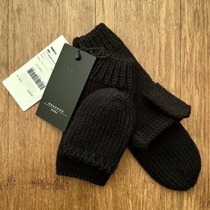 BNWT Weekend Max Mara Wool Mittens Black